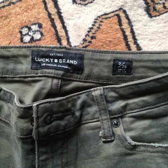Lucky brand camo jeans. Excellent condition. - Picture 2 of 6